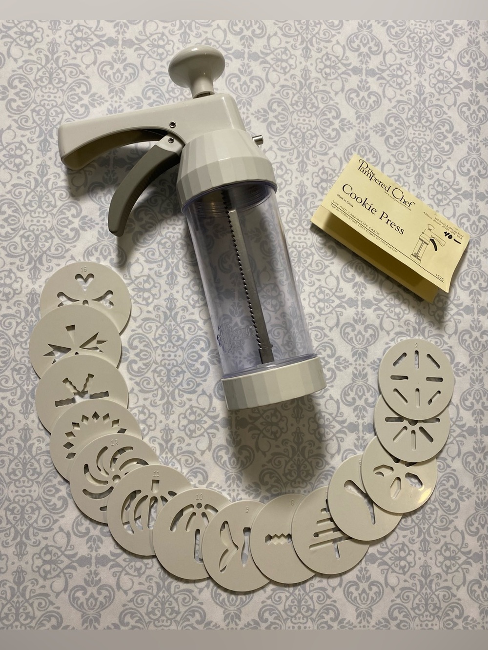 The Pampered Chef Cookie Press with Interchangeable Discs